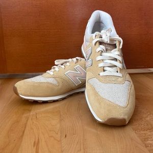 New Balance 996